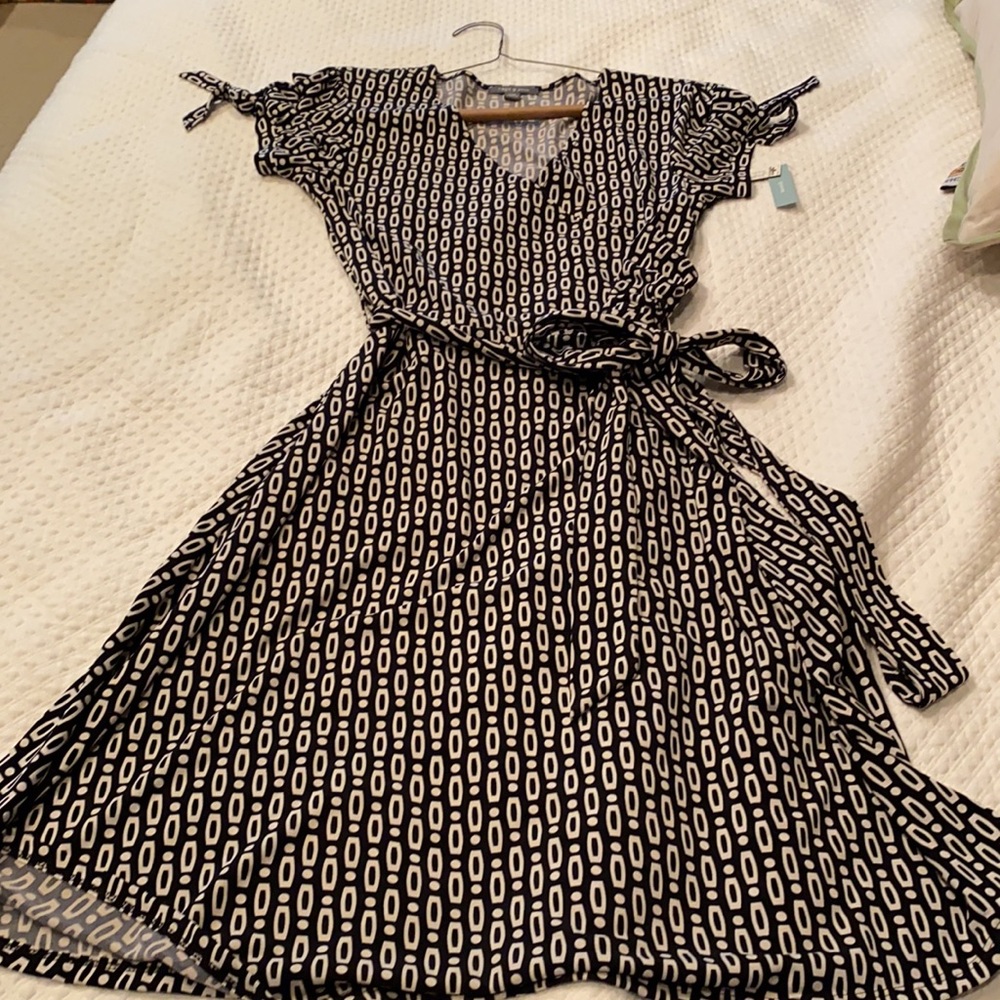 Apt 9 Petite V Neck Dress,  Tie Black and White